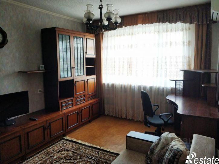 Комната б-р Комарова, 4/2,  д. 4/2
