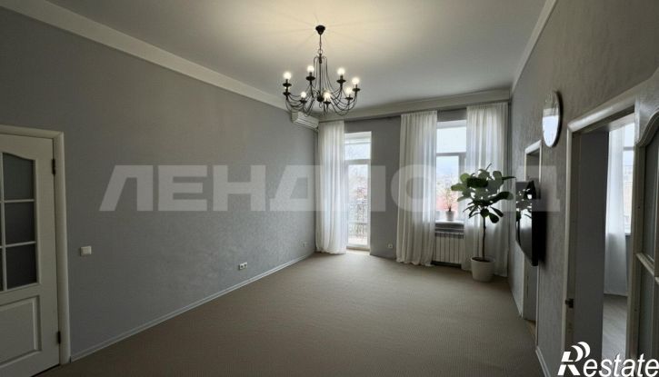 3-комн квартира проспект Соколова, 33/135