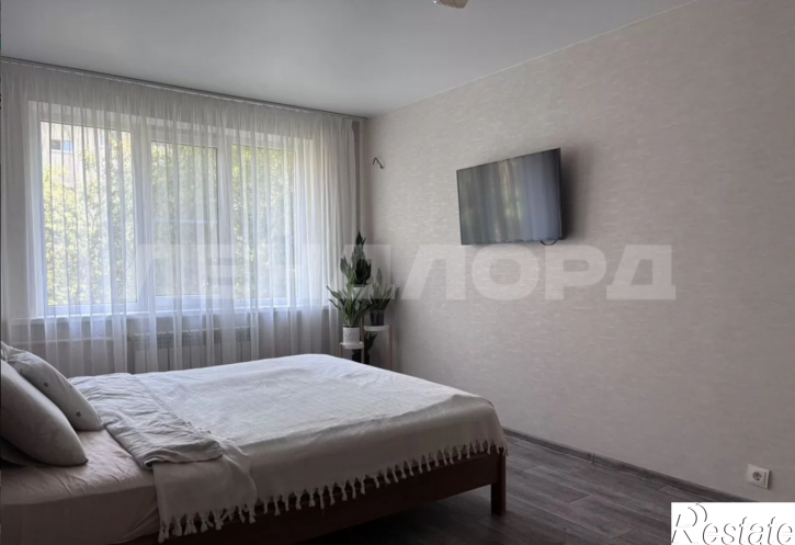 3-комн квартира улица Добровольского, 12