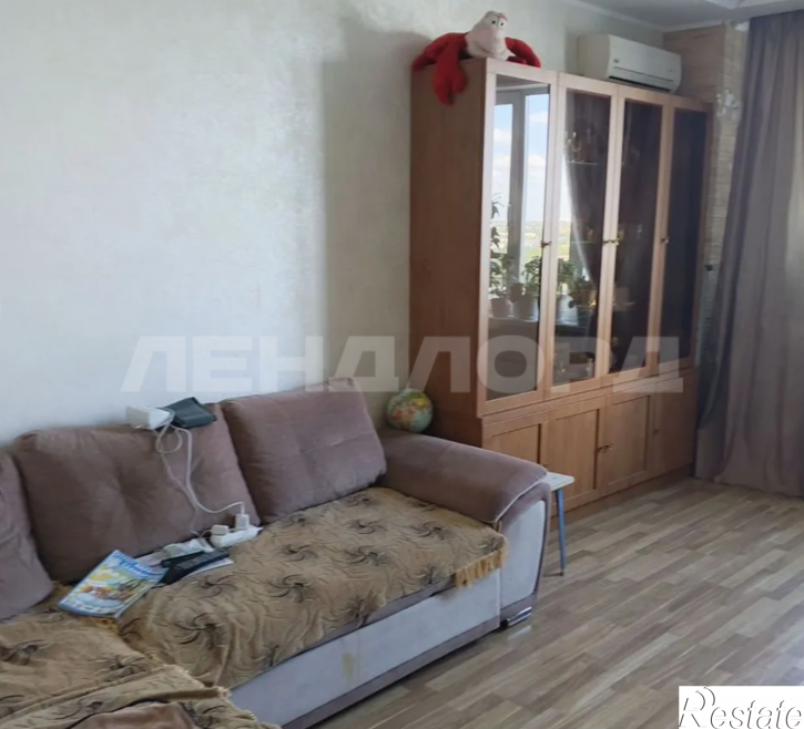 3-комн квартира улица Жданова, 11