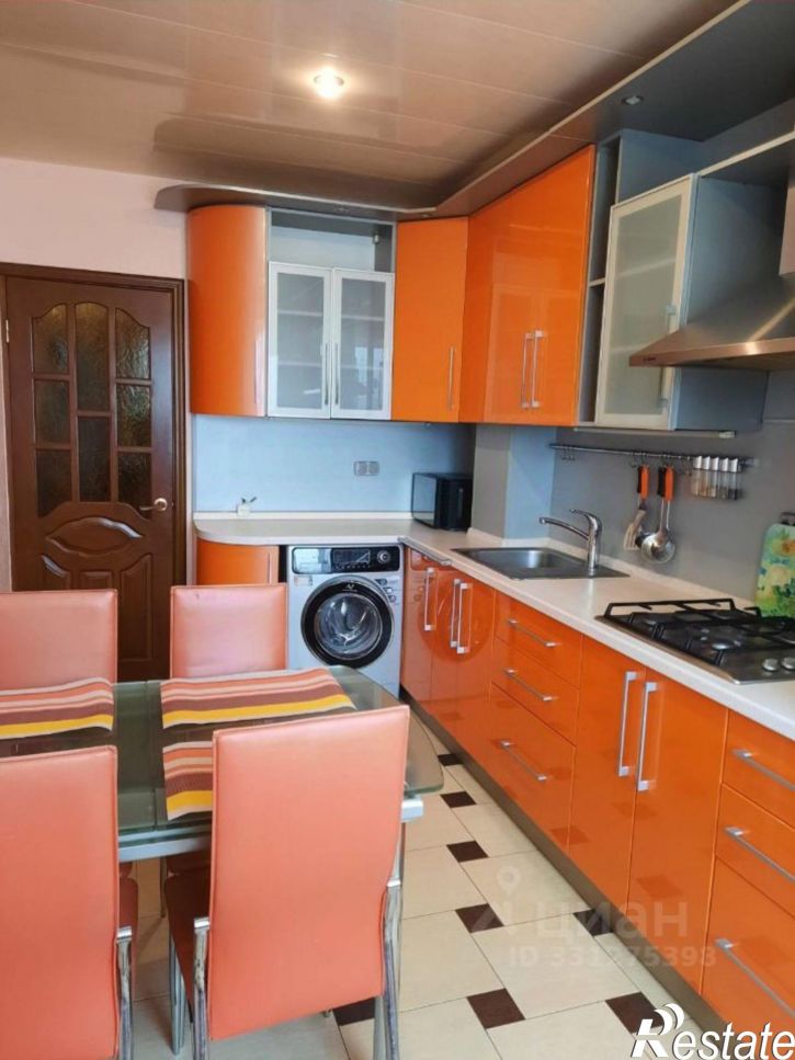 3-комн квартира б-р Комарова, 14,  д. 14