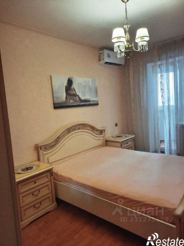 3-комн квартира б-р Комарова, 14,  д. 14