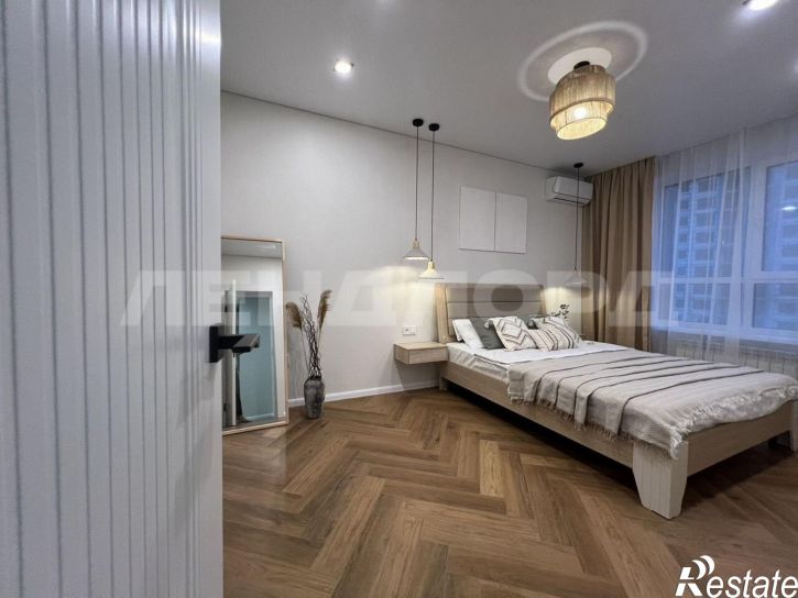 2-комн квартира улица Бориса Слюсаря, 23с2
