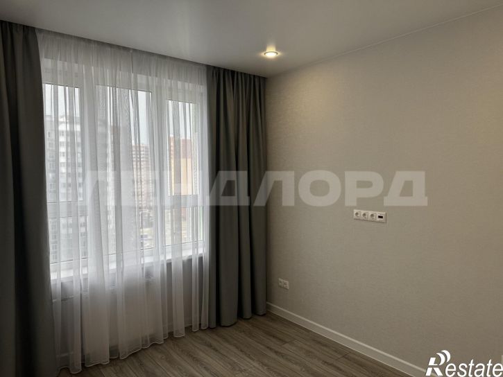 2-комн квартира улица Ткачёва, 23