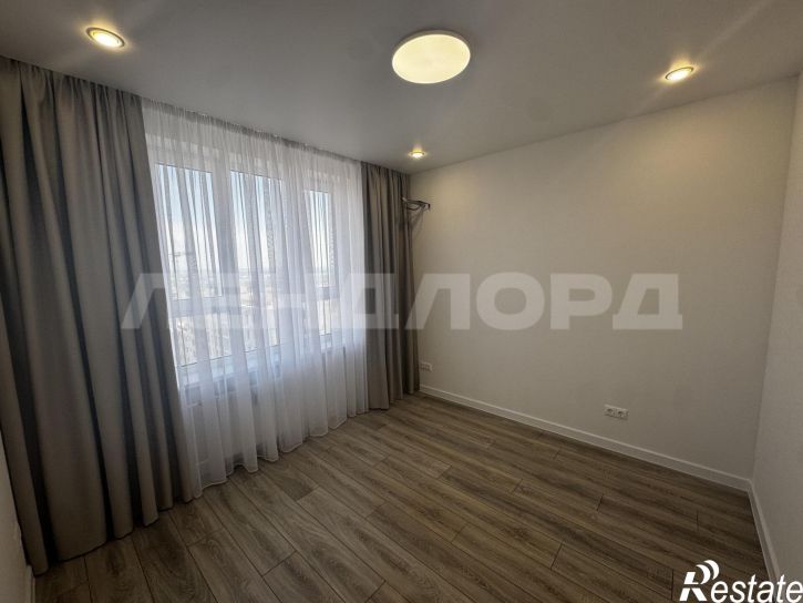 2-комн квартира улица Ткачёва, 23