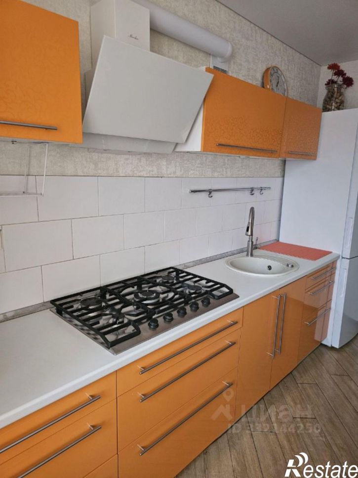 3-комн квартира ул 13-я линия, 6,  д. 6