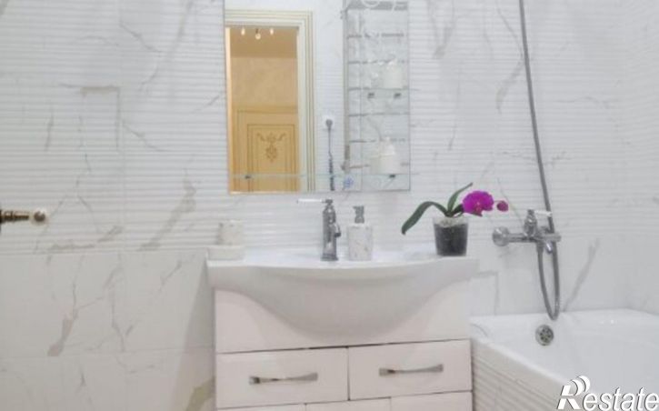 2-комн квартира ул Бориса Слюсаря, 23 2,  д. 23 2,  к. 2