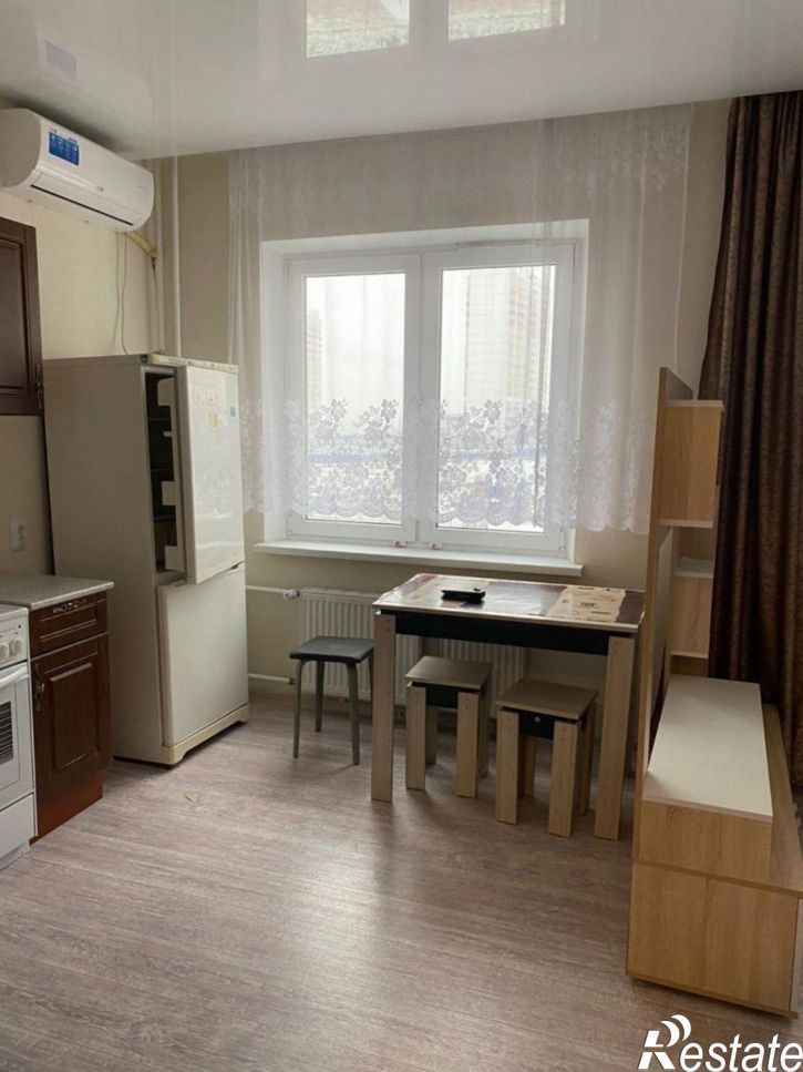 Студия Висаитова ул, 6/10