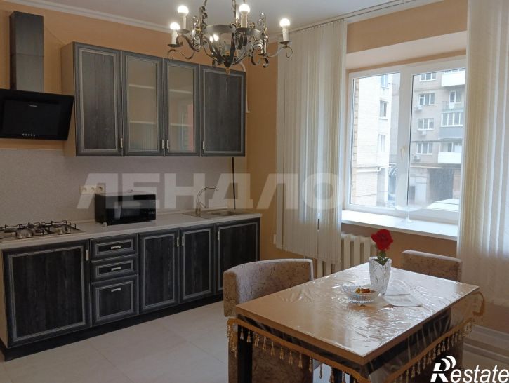 2-комн квартира улица Максима Горького, 102