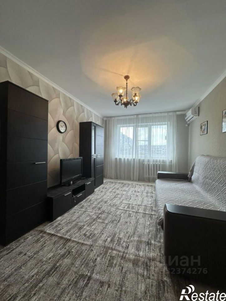 3-комн квартира б-р Комарова, 11/3,  д. 11/3