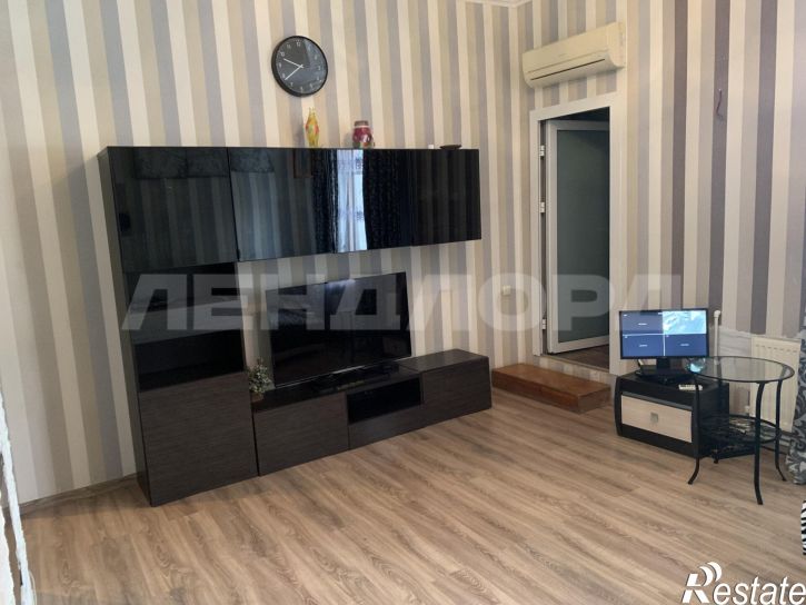 3-комн квартира улица Обороны, 60