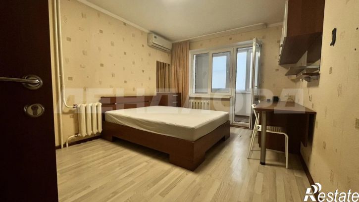 2-комн квартира улица Думенко, 3/1