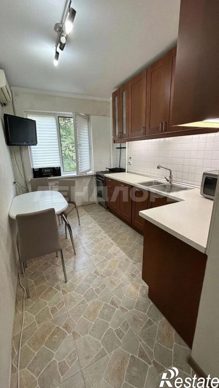 3-комн квартира улица Туполева, 3