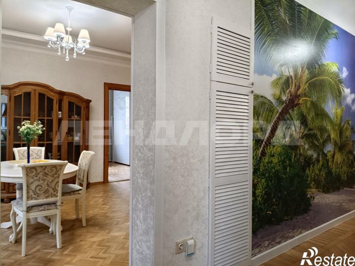 3-комн квартира улица Ларина, 43/1