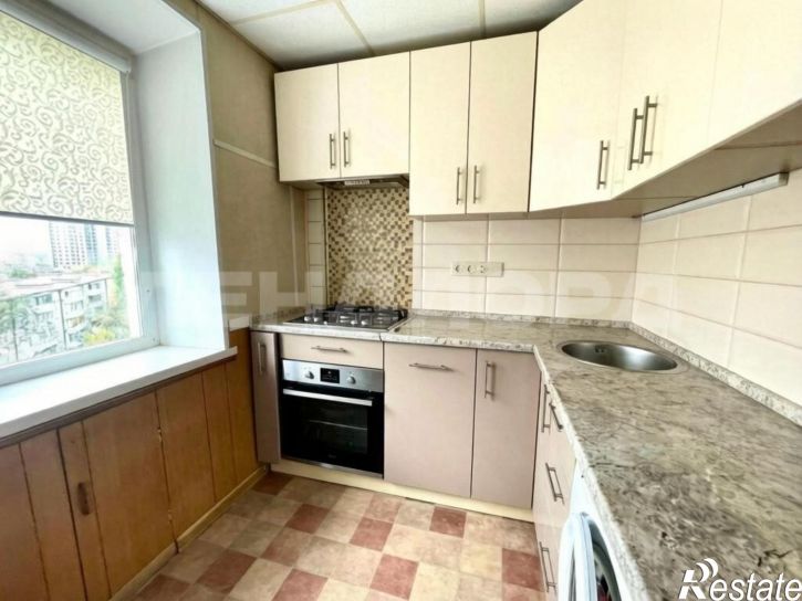 2-комн квартира улица Варфоломеева, 246