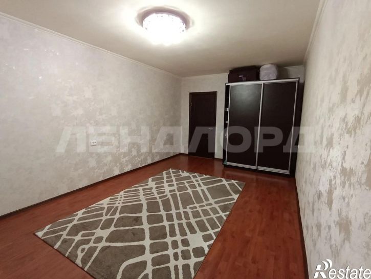 3-комн квартира улица Думенко, 11В