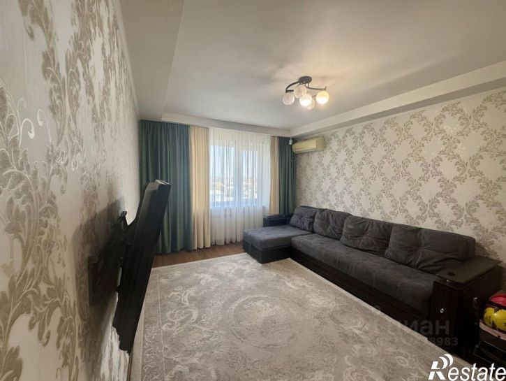 3-комн квартира ул Думенко, 15,  д. 15