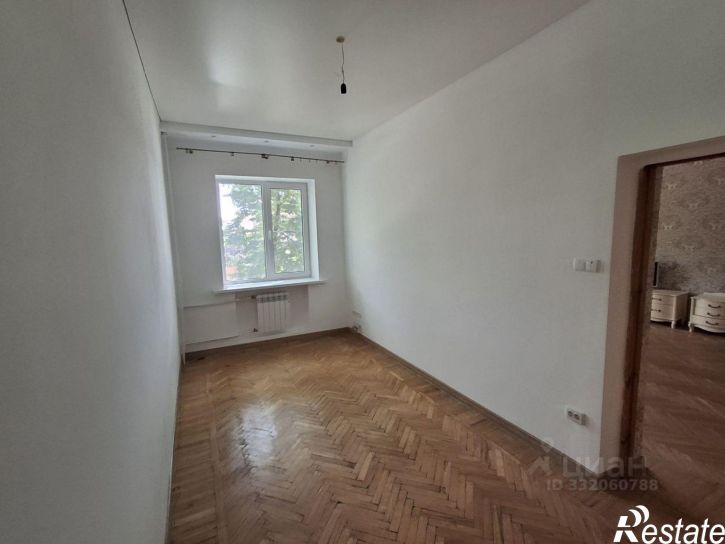 4-комн квартира ул Оганова, 1,  д. 1