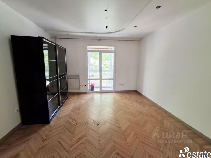 4-комн квартира ул Оганова, 1,  д. 1