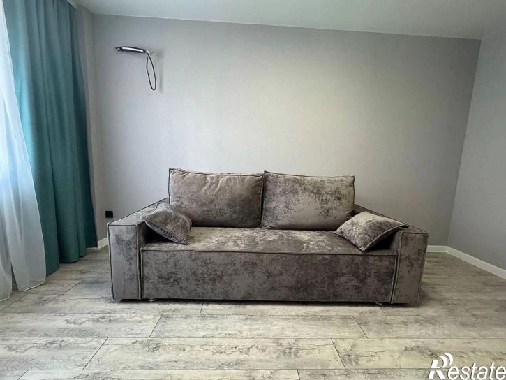 2-комн квартира б-р Комарова, 1е 6,  д. 1е 6,  к. 6