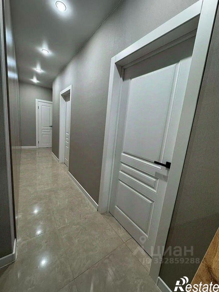 2-комн квартира б-р Комарова, 1е 6,  д. 1е 6,  к. 6
