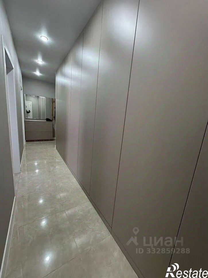 2-комн квартира б-р Комарова, 1е 6,  д. 1е 6,  к. 6