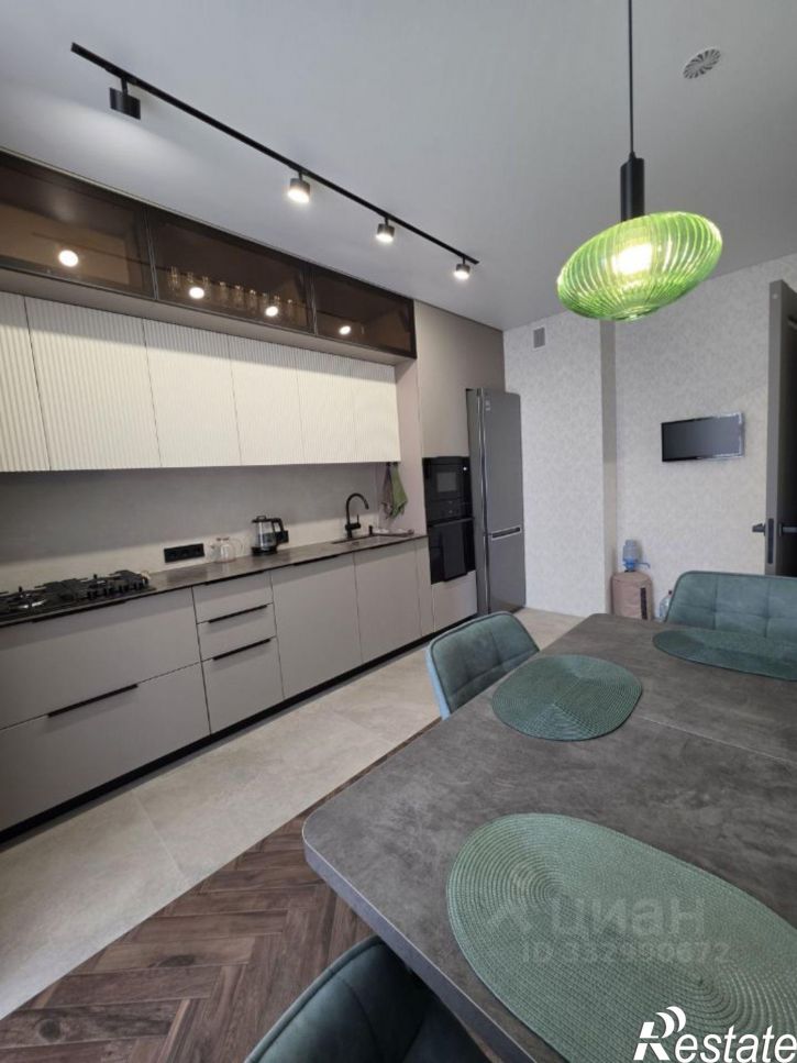 3-комн квартира ул Берберовская, 32 1,  д. 32 1,  к. 1