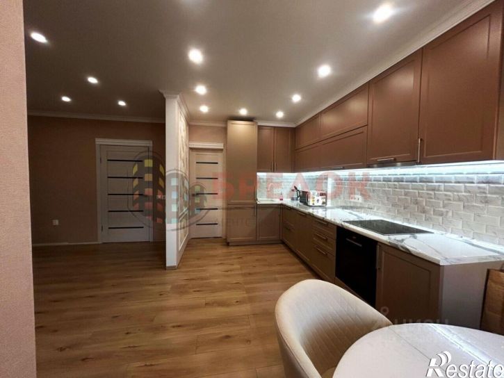 2-комн квартира б-р Комарова, 20В,  д. 20В