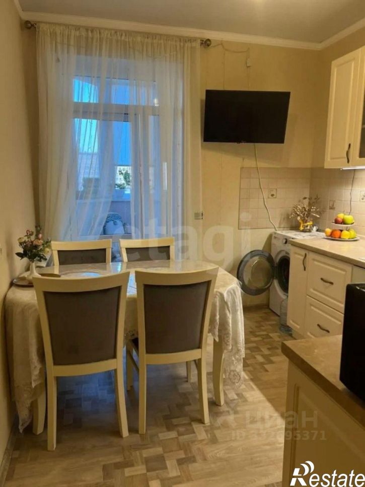 1-комн квартира б-р Платова, 8,  д. 8