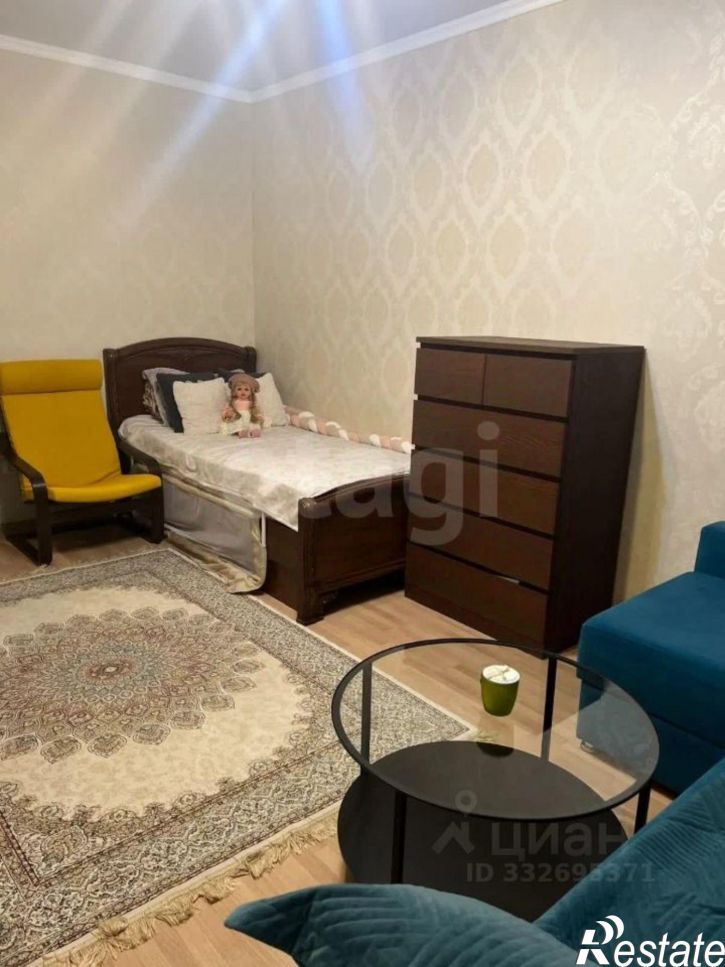 1-комн квартира б-р Платова, 8,  д. 8