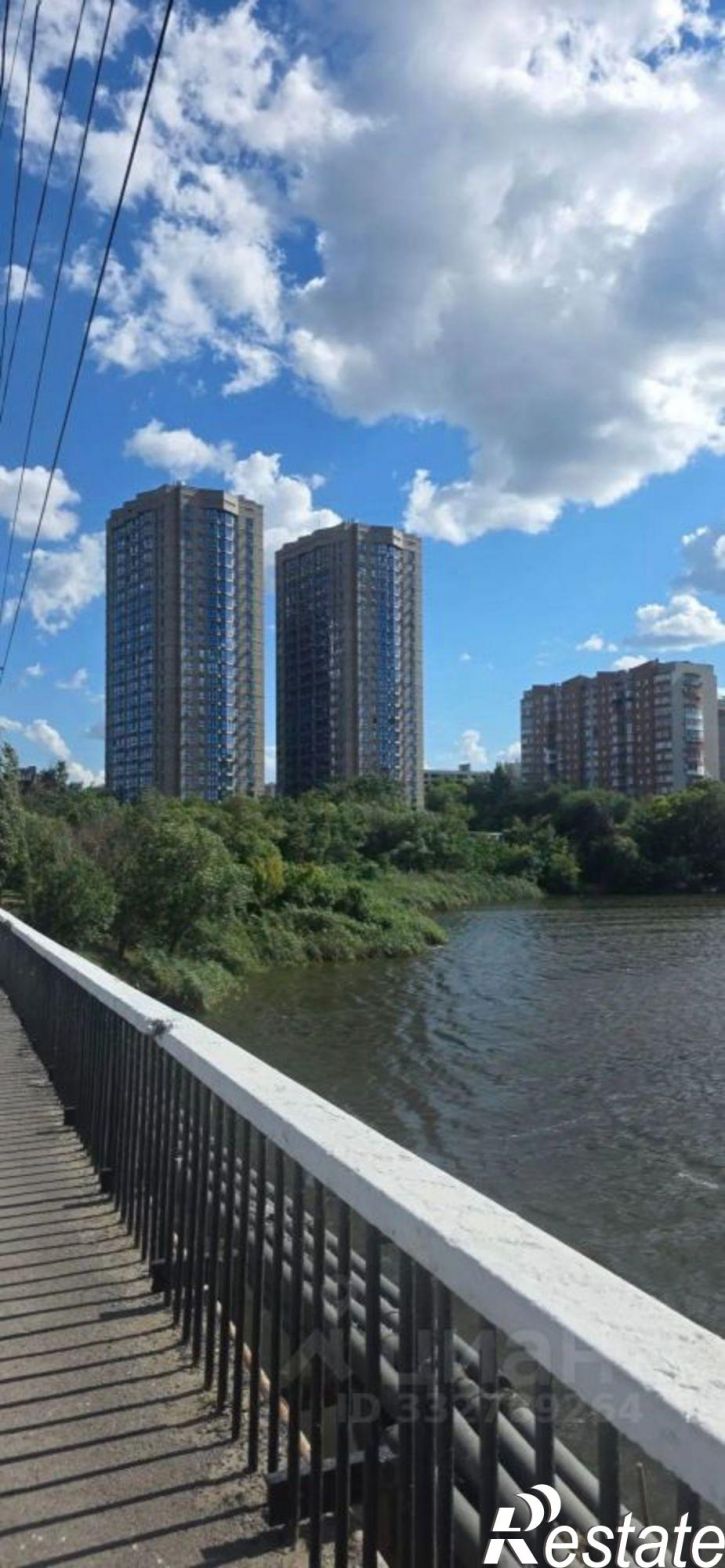 3-комн квартира пр-кт Космонавтов, 12,  д. 12