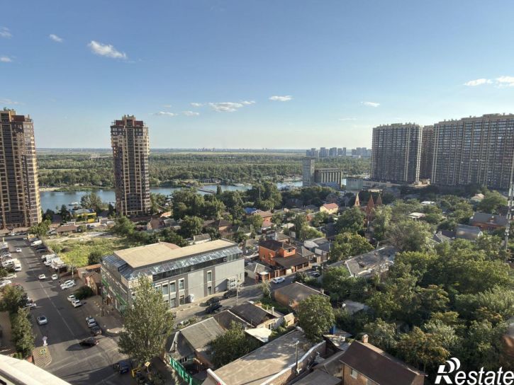 3-комн квартира ул 35-я линия, 83/75,  д. 83/75