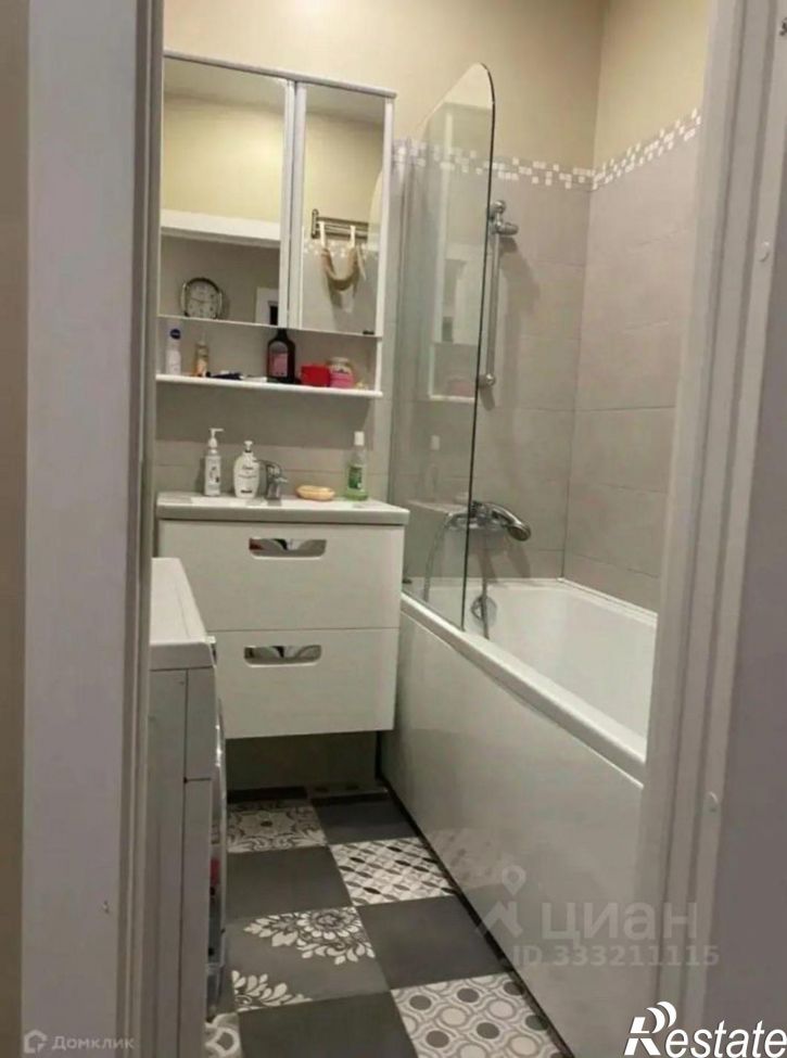 3-комн квартира ул 35-я линия, 83/75,  д. 83/75