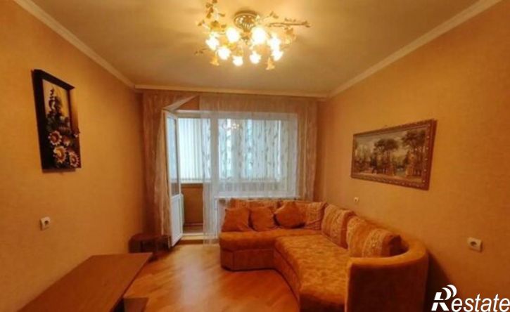 3-комн квартира б-р Комарова, 10,  д. 10