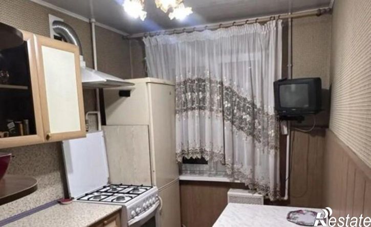 3-комн квартира б-р Комарова, 10,  д. 10