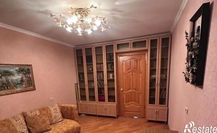 3-комн квартира б-р Комарова, 10,  д. 10