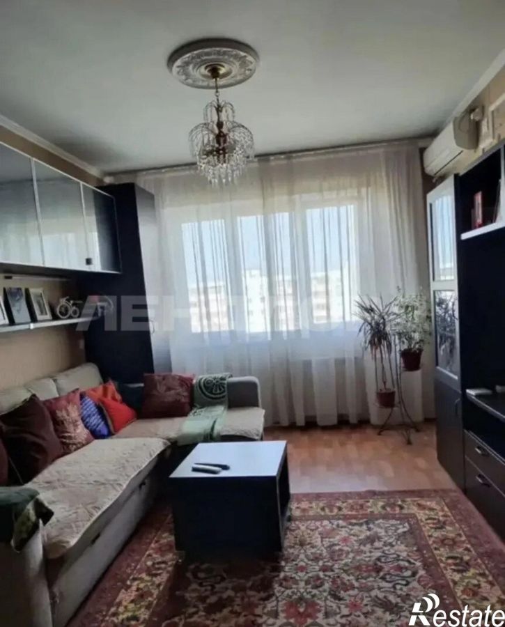 3-комн квартира улица Думенко, 1/1