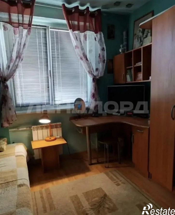 3-комн квартира улица Думенко, 1/1