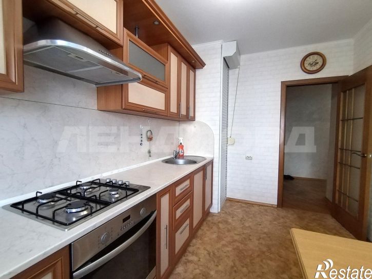 3-комн квартира проспект Горшкова, 4