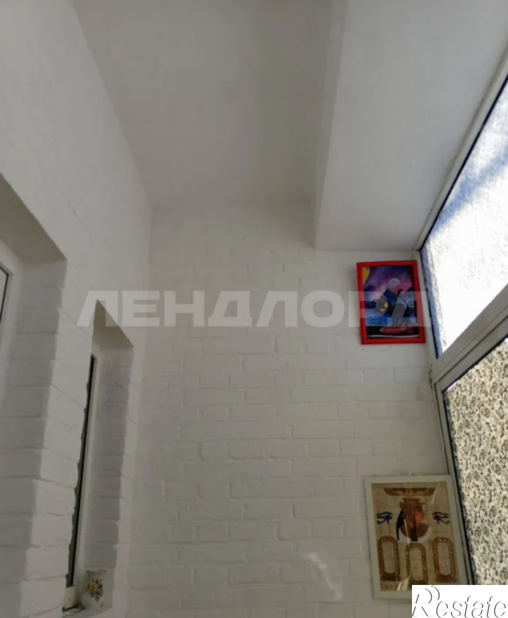 3-комн квартира улица 17-я Линия, 2/8