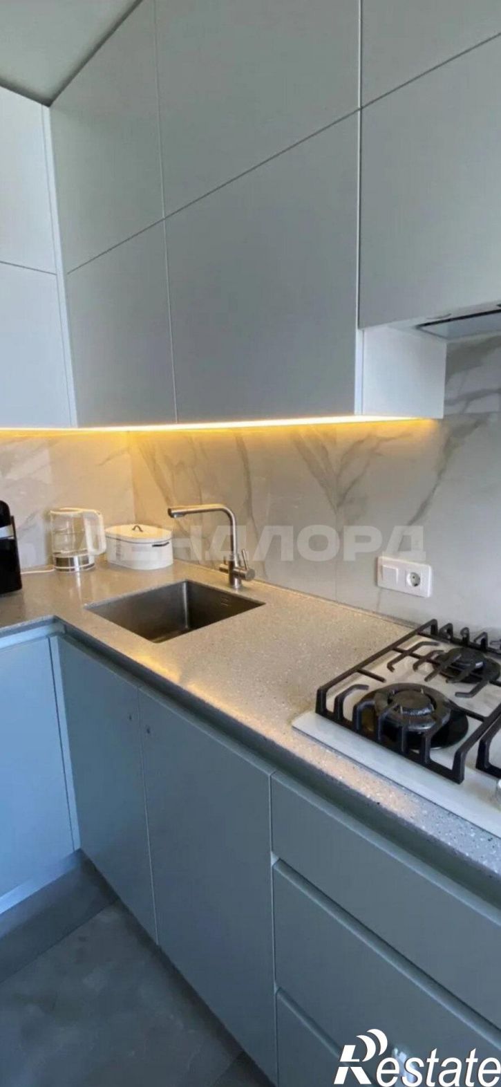 3-комн квартира улица Туполева, 9