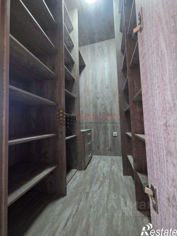 2-комн квартира ул Бориса Слюсаря, 23 2,  д. 23 2,  к. 2