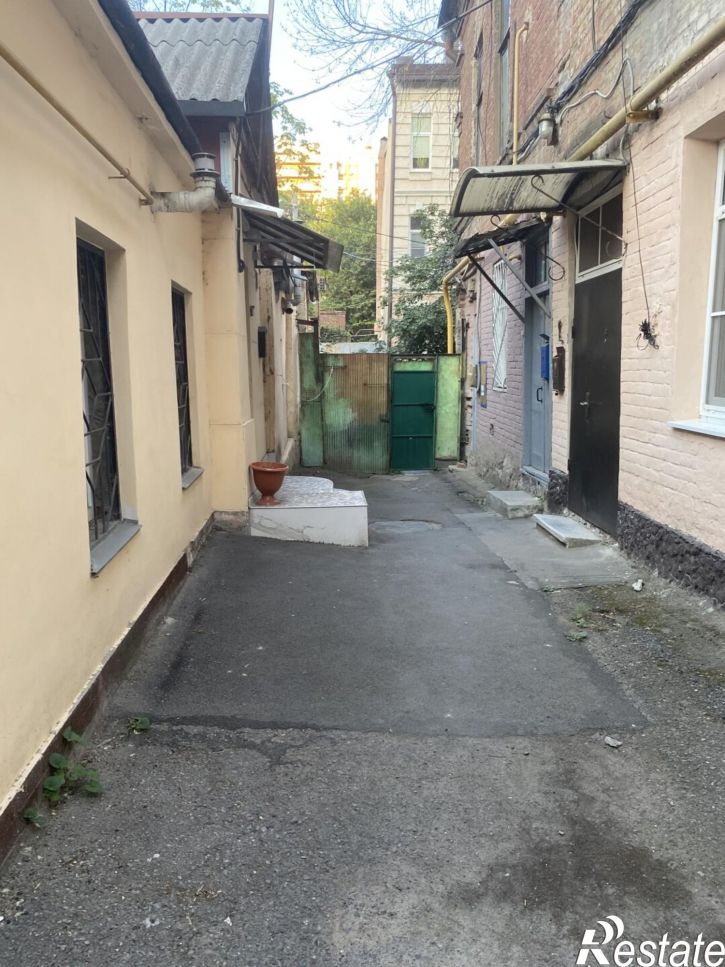 2-комн квартира Братский пер., 63