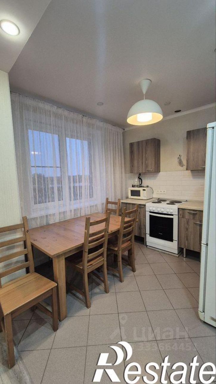 2-комн квартира проспект Шолохова, 211 к5,  д. 211 к5