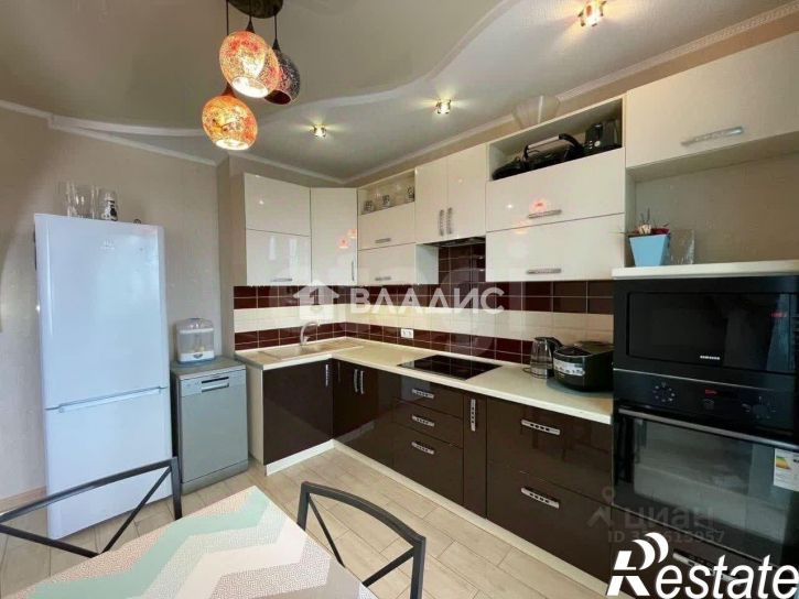 3-комн квартира улица Тружеников, 80,  д. 80