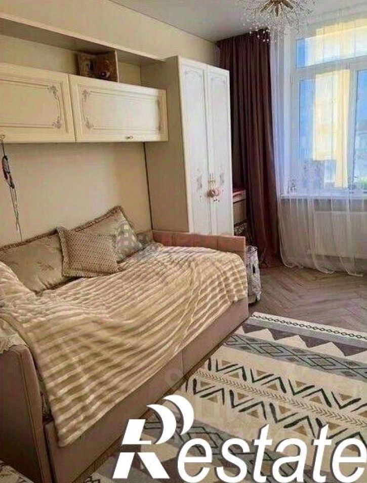 3-комн квартира проспект Сиверса, 26,  д. 26