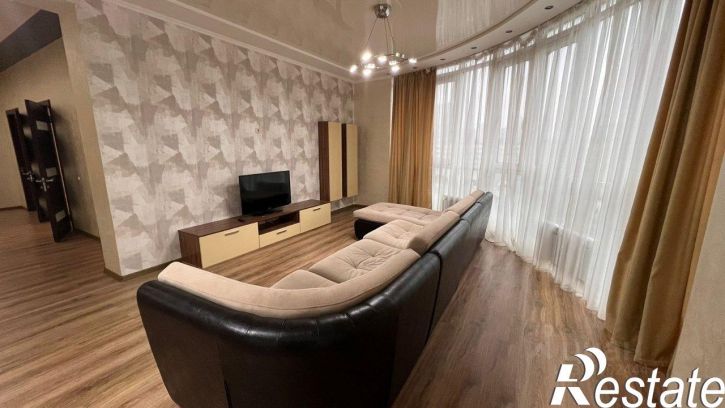 3-комн квартира Кировский проспект, 48,  д. 48