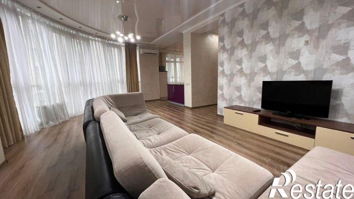 3-комн квартира Кировский проспект, 48,  д. 48