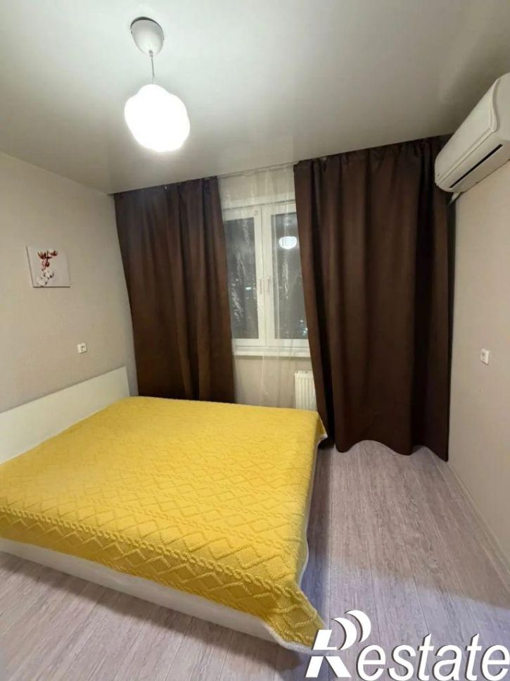 Студия Платона Кляты ул, 25