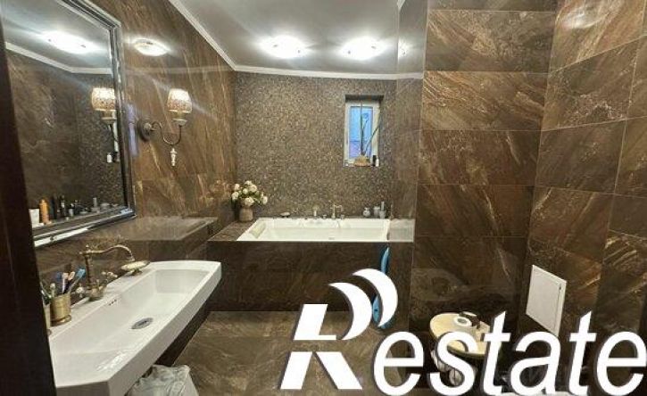4-комн квартира 20-я улица, 43,  д. 43